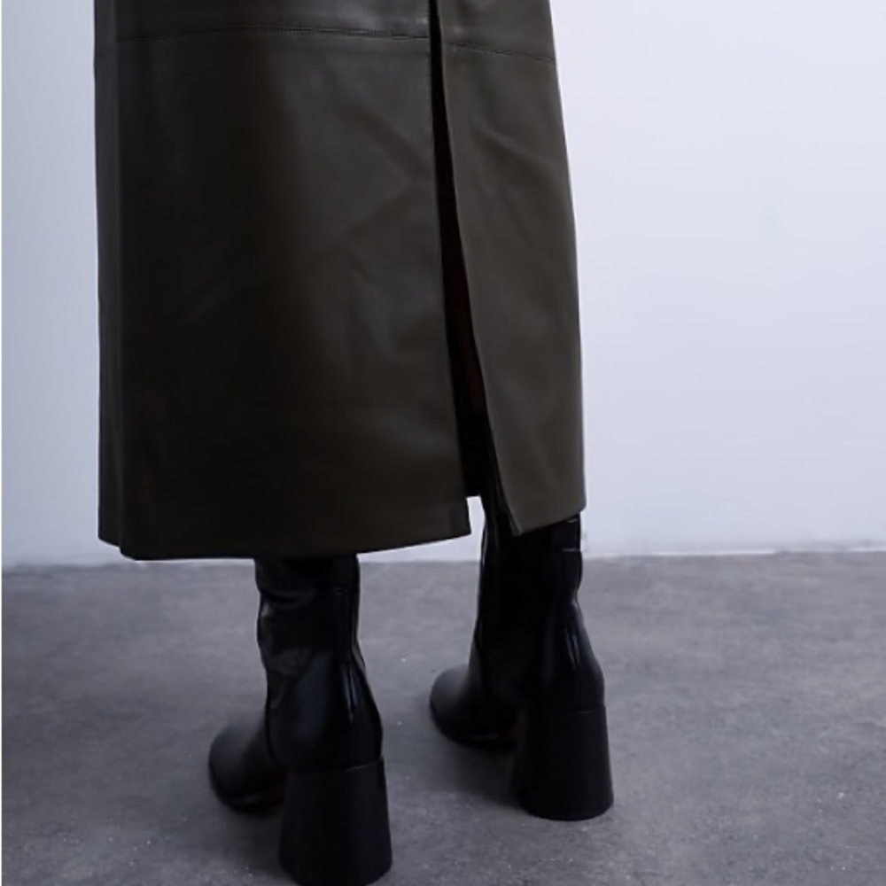 Topshop Vegan Leather Maxi Skirt in Cream - Picture 2 of 4